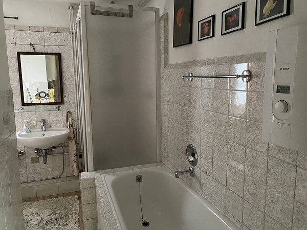 Einfamilienhaus mit Büro und Werkstatt