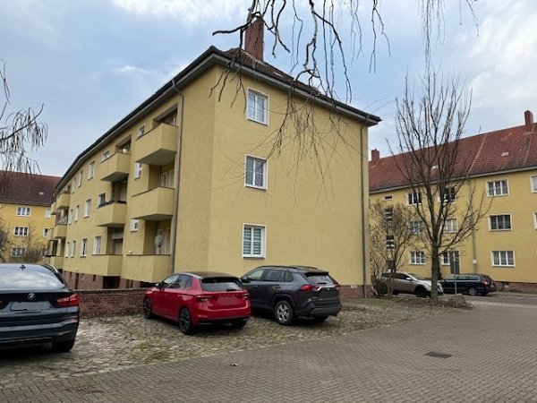 Kernsaniert und voll vermietet - MFH in der beliebten Curiesiedlung