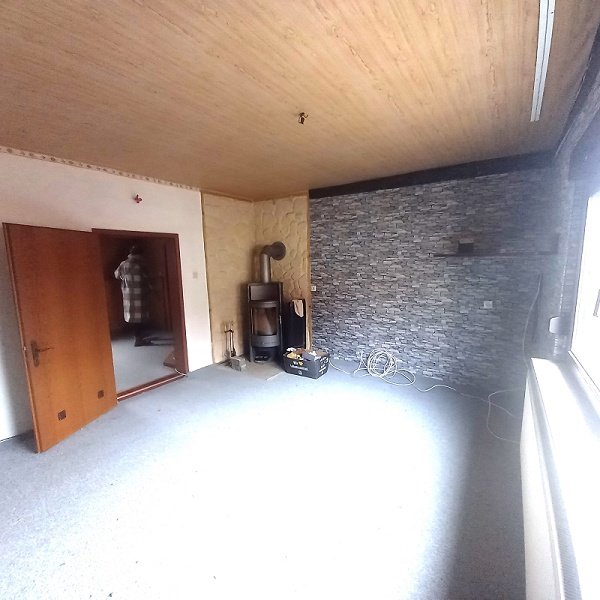 Parey/Elbe kleines Haus mit Nebengebäuden