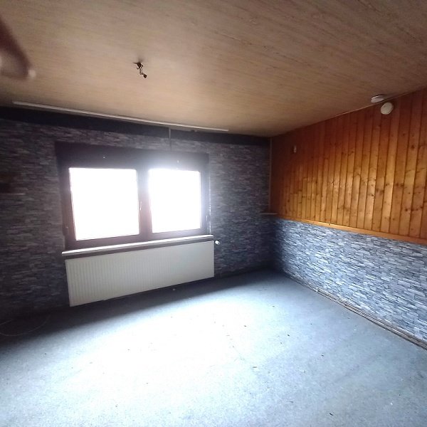 Parey/Elbe kleines Haus mit Nebengebäuden