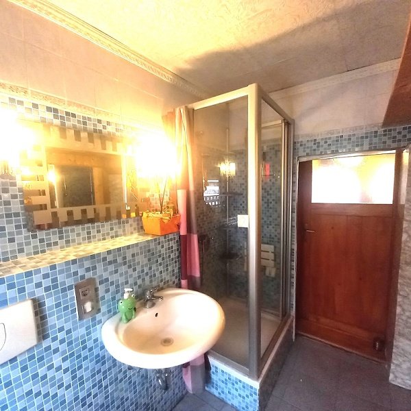 Parey/Elbe kleines Haus mit Nebengebäuden