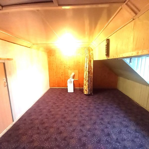 Parey/Elbe kleines Haus mit Nebengebäuden