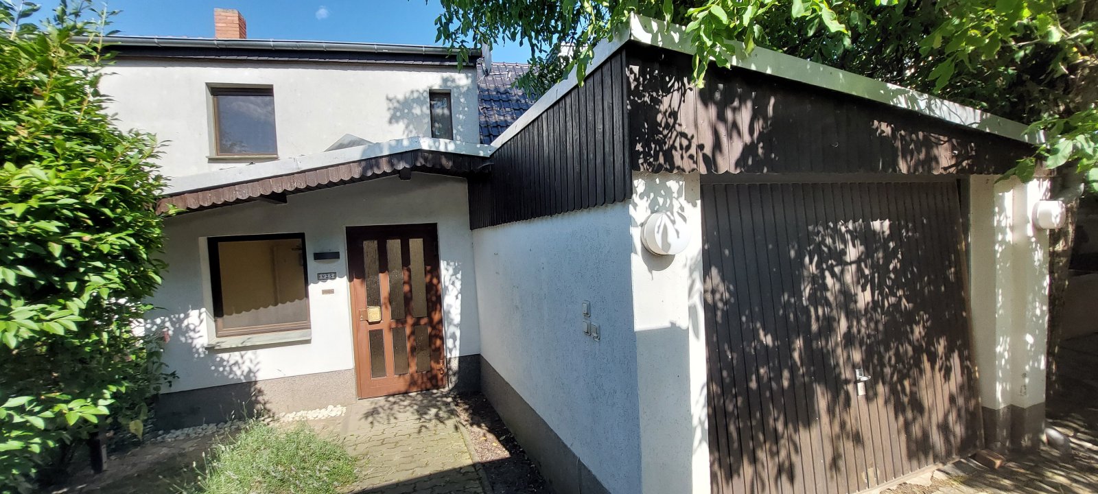 Einfamilienhaus mit Büro und Werkstatt