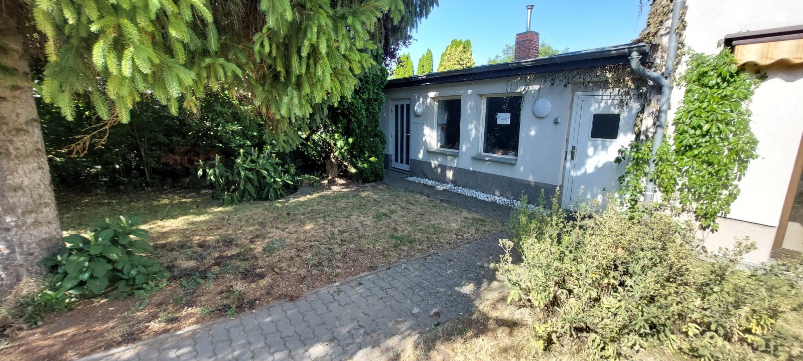 Einfamilienhaus mit Büro und Werkstatt