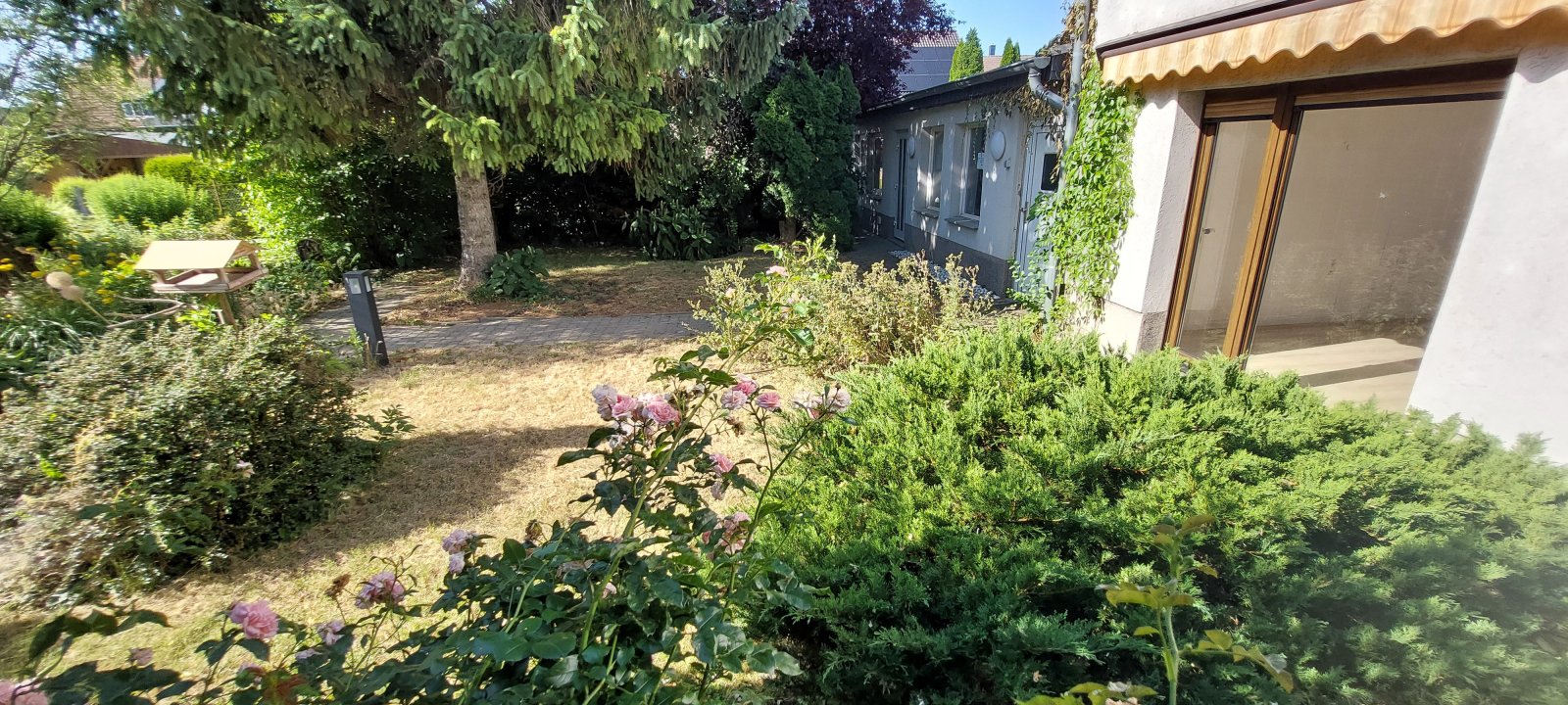 Einfamilienhaus mit Büro und Werkstatt