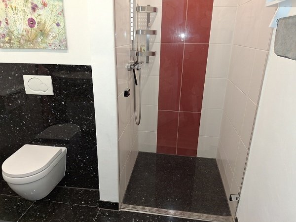 Gro&#xdf;z&#xfc;giges EFH mit Nebengelass und sch&#xf6;nem Garten!