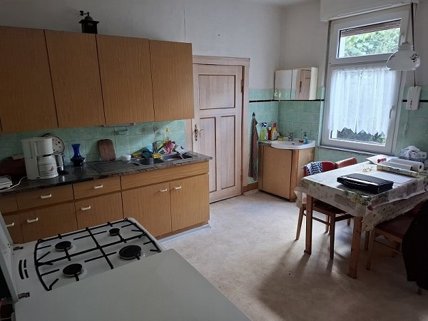 Erholsames Wohnen in einem kleinen Dorf unweit eines schönen Mischwaldes