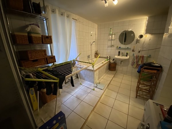 Einfamilienhaus auf kleinem Grundstück mit Nebengelass