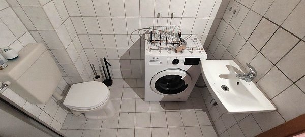 Teilsanierte 2- Raumwhg. im EG 