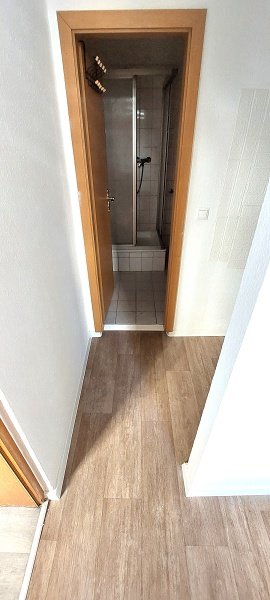 Teilsanierte 2- Raumwhg. im EG 