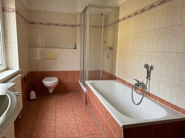 Kernsaniert und voll vermietet - MFH in der beliebten Curiesiedlung