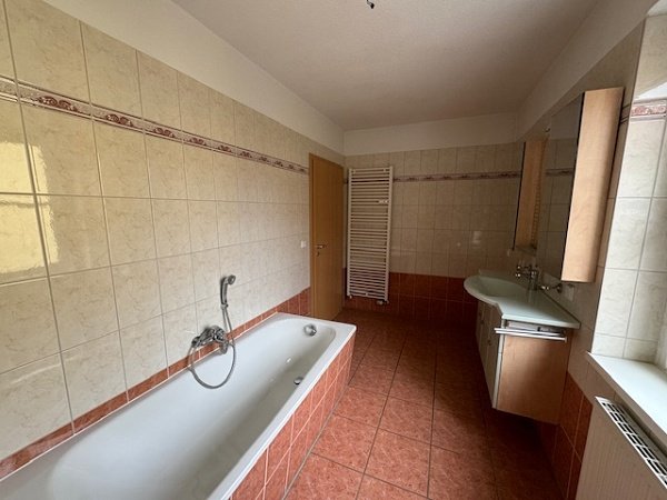 Kernsaniert und voll vermietet - MFH in der beliebten Curiesiedlung