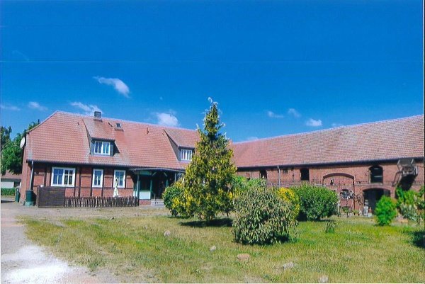 Wasserlage nahe Havel und Elbe - Mehrfamilienhaus mit großem Grundstück