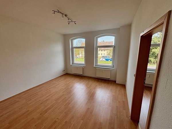 Wohnen im Grünen: Lichtdurchflutete 2-Zimmer-Wohnung mit großem Balkon!