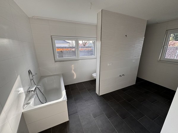 Barrierefrei und energieeffizient - Neuwertiger Winkelbungalow in Jersleben