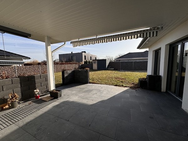 Barrierefrei und energieeffizient - Neuwertiger Winkelbungalow in Jersleben