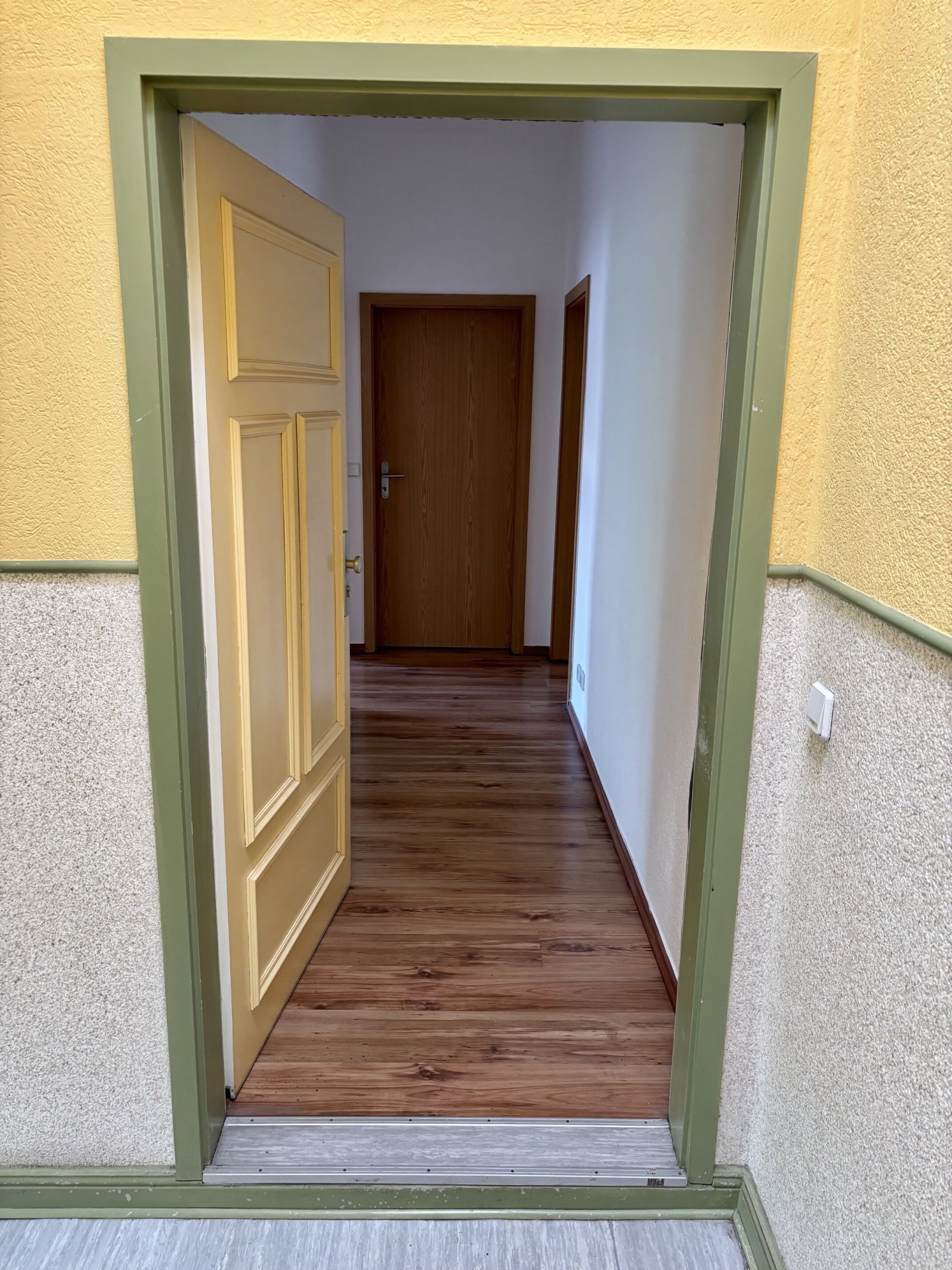 Stylische DG-Wohnung! Über den Dächern von Stadtfeld und Top-Anbindung mit Kiez-Flair!
