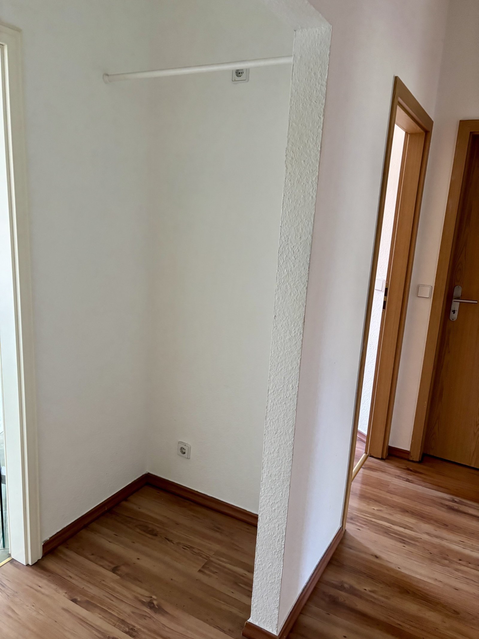 Stylische DG-Wohnung! Über den Dächern von Stadtfeld und Top-Anbindung mit Kiez-Flair!