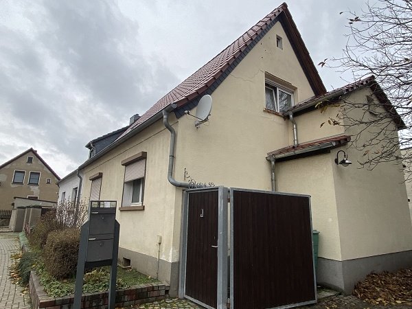 Einfamilienhaus mit schönem Grundstück