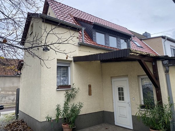 Einfamilienhaus mit schönem Grundstück