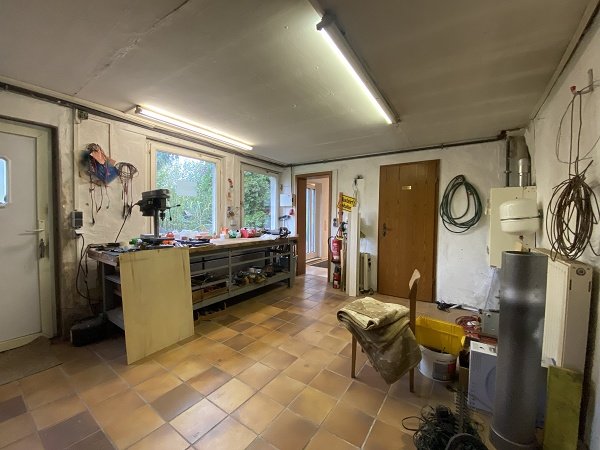 Einfamilienhaus mit Büro und Werkstatt