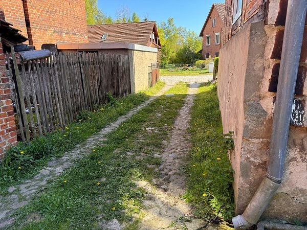 Zweifamilienhaus mit Garten & Garage in ruhiger Lage in Walbeck