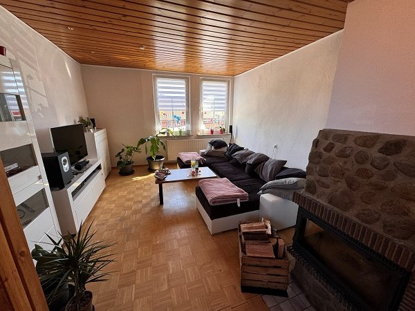 Zweifamilienhaus mit Garten & Garage in ruhiger Lage in Walbeck