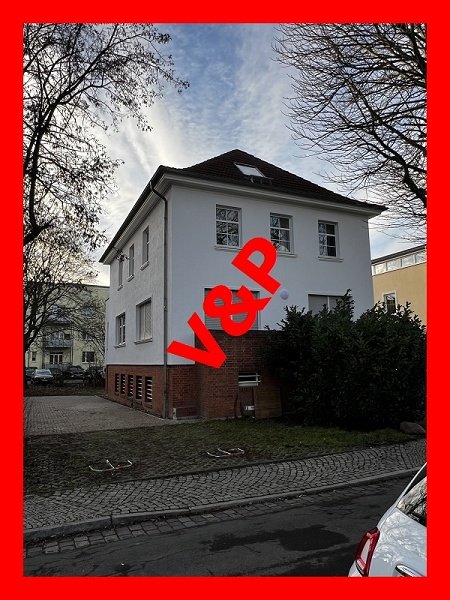 Stadtfeld-Ost helle 2-Raumwohnung im DG