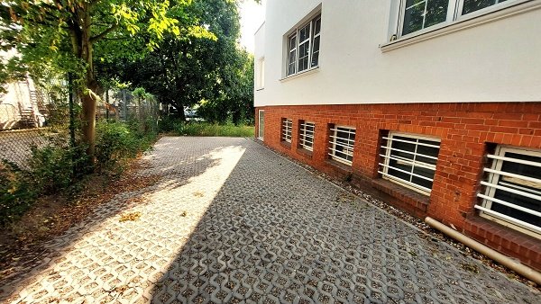 Stadtfeld-Ost helle 2-Raumwohnung im DG