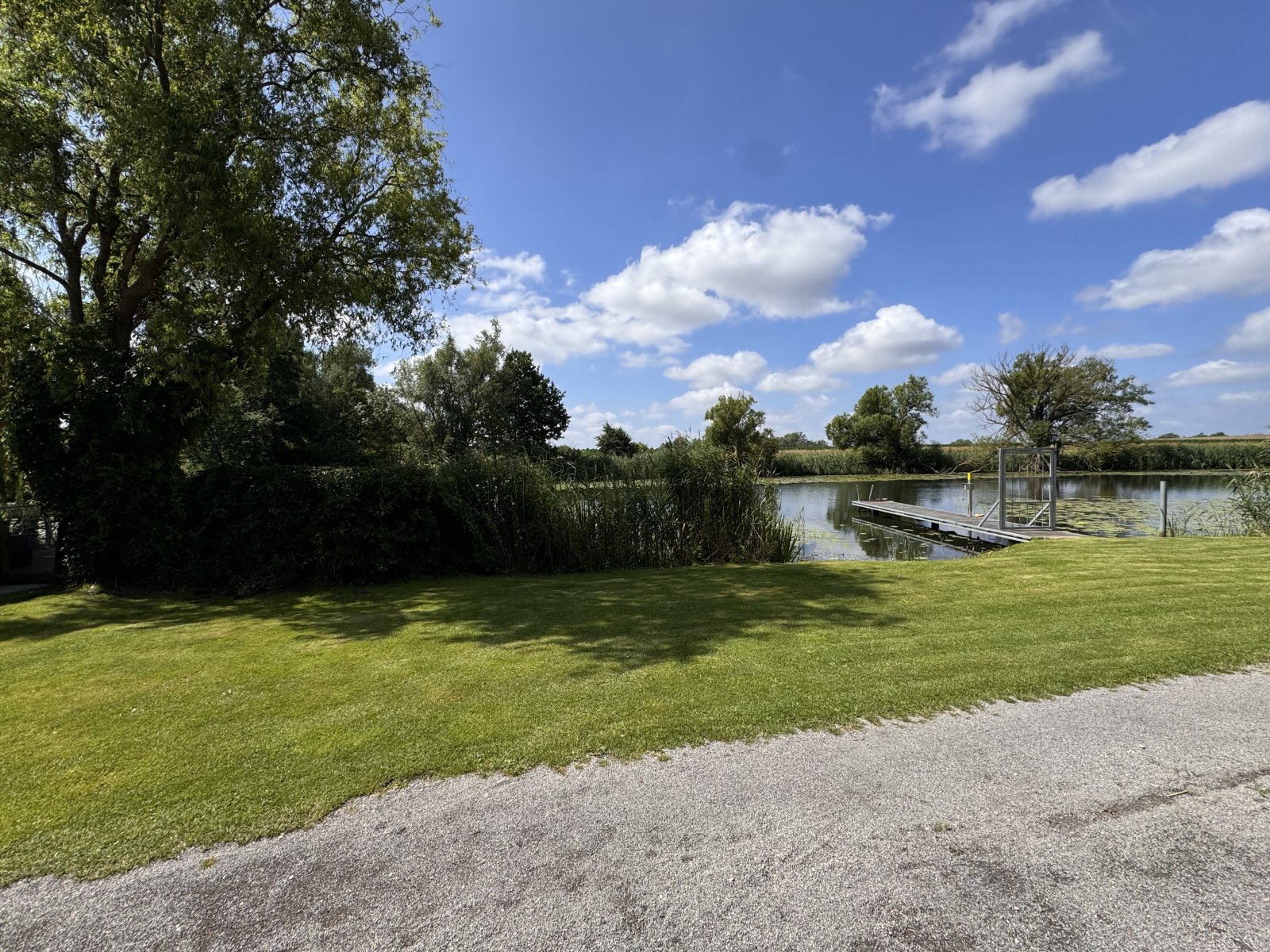 Wassergrundstück mit eigenem Bootsanleger - Traumhaftes Wochenendgrundstück in Elbe-Parey