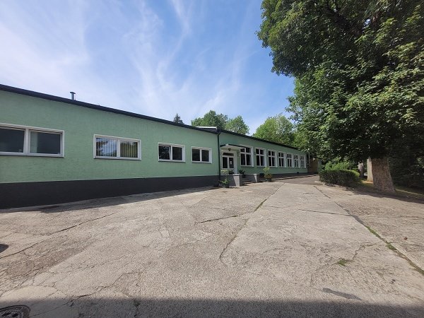 Vorderansicht Versorgung/Gaststätte/Saal Vorderansicht Versorgung/Gaststätte/Saal