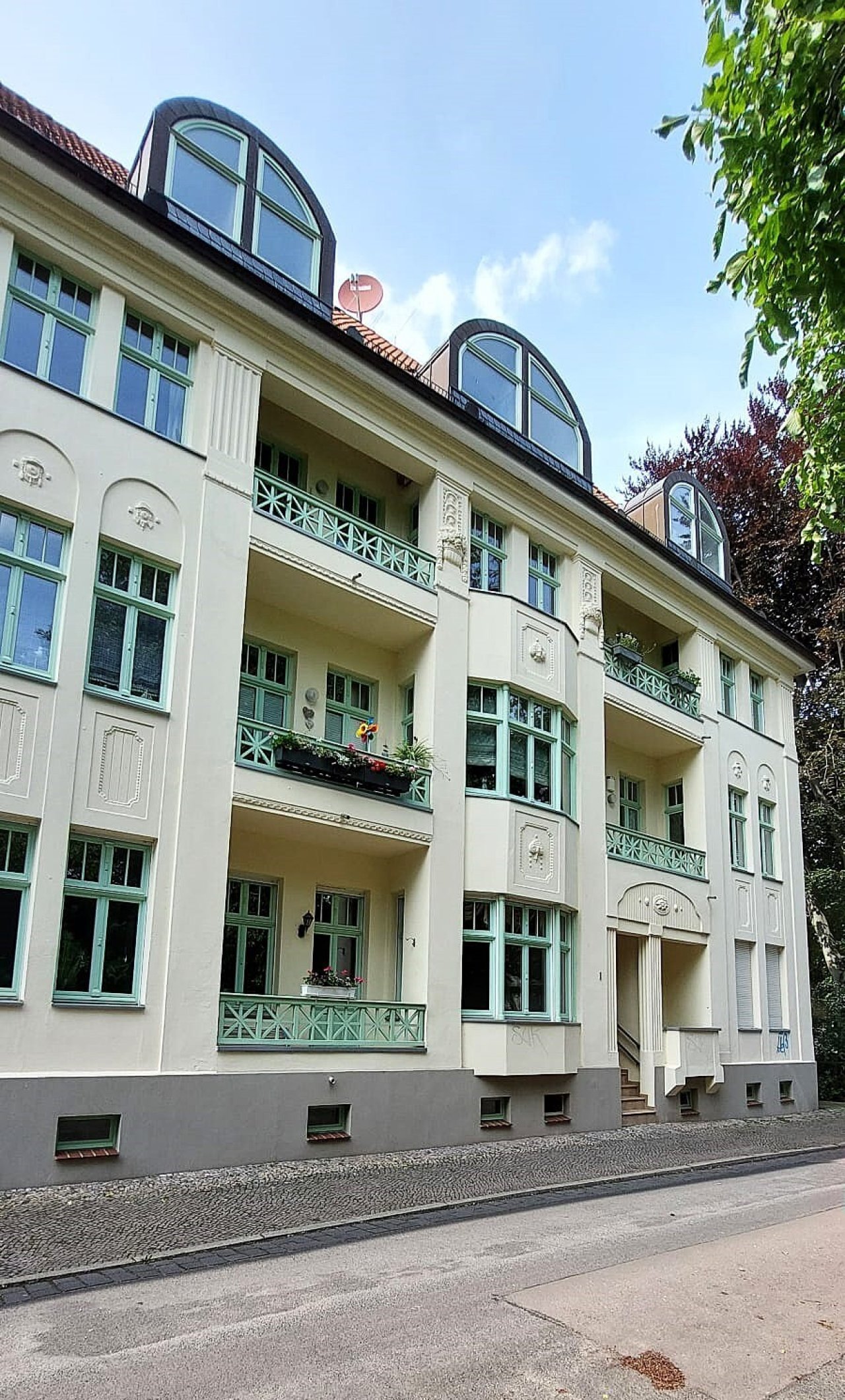 Straßenansicht Straßenansicht