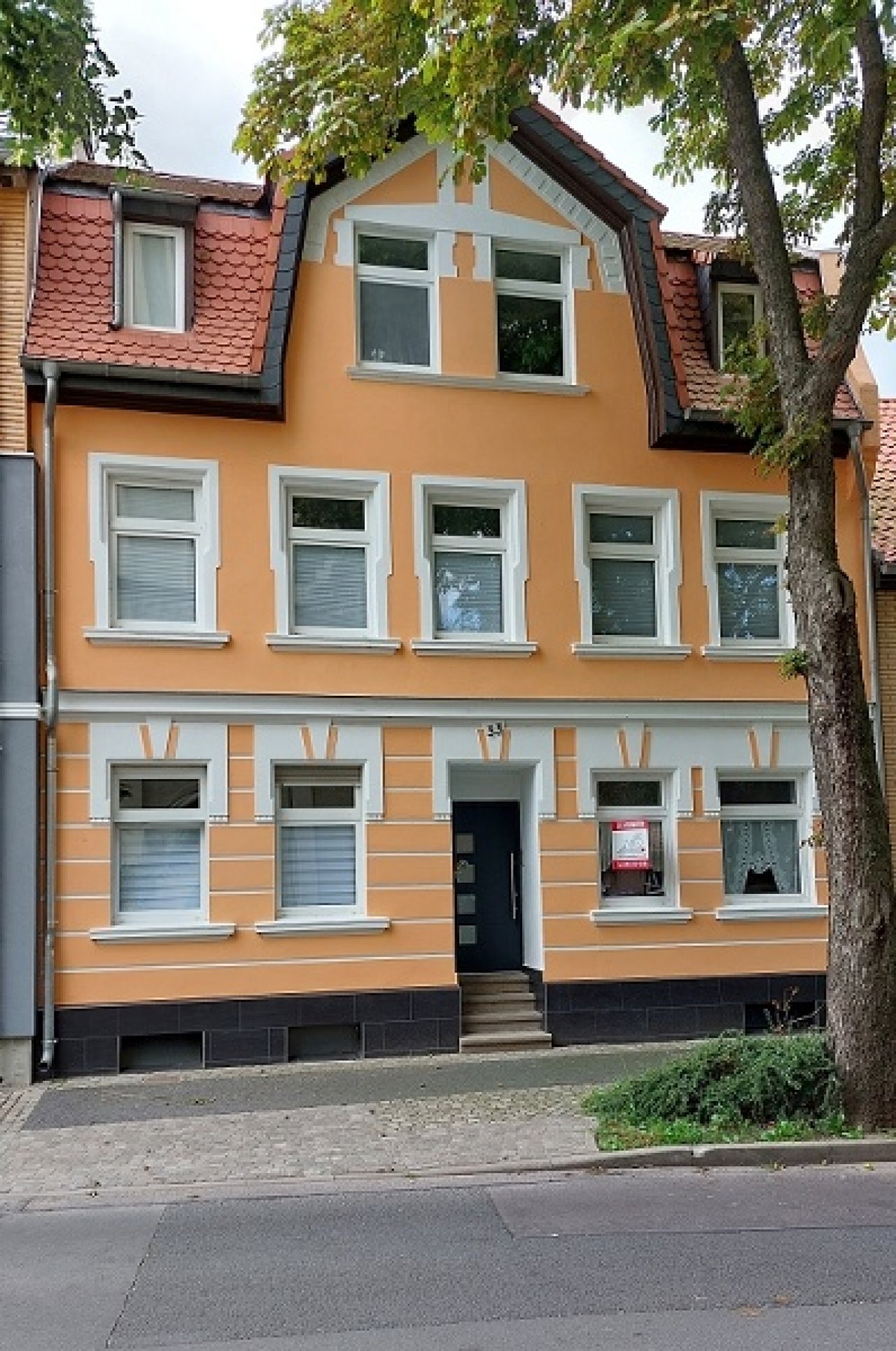 Straßenansicht Straßenansicht