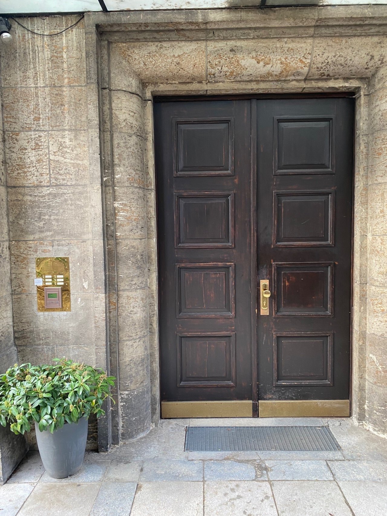 Eingangstür Gebäude