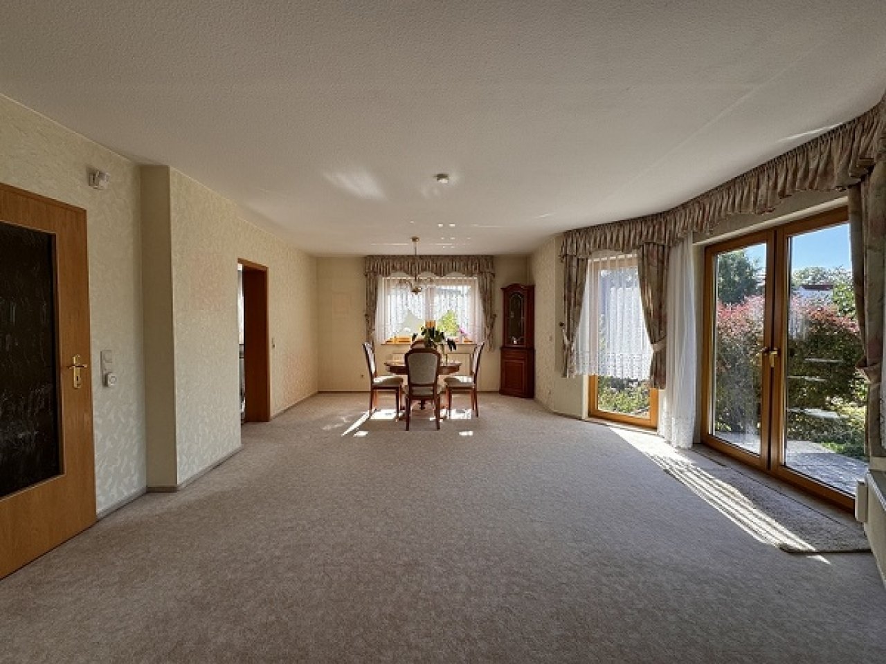 Wohnen mit Erker und Terrassenzugang Wohnen mit Erker und Terrassenzugang