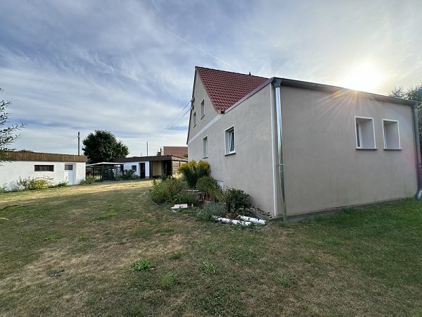 Hausansicht hinten/seitlich