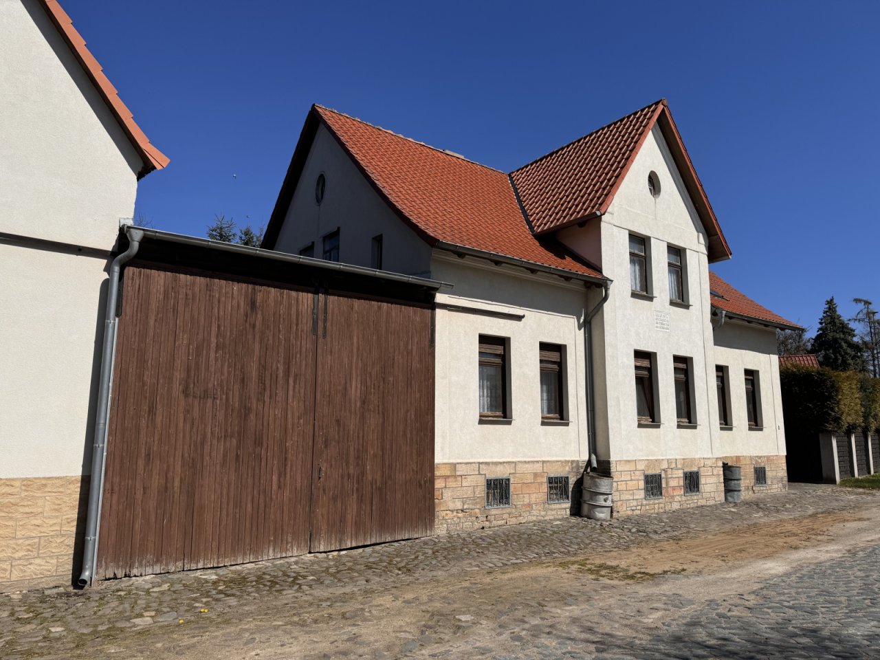 Straßenansicht Straßenansicht