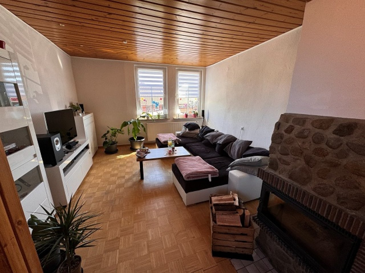 Wohnzimmer mit Kaminofen Wohnzimmer mit Kaminofen