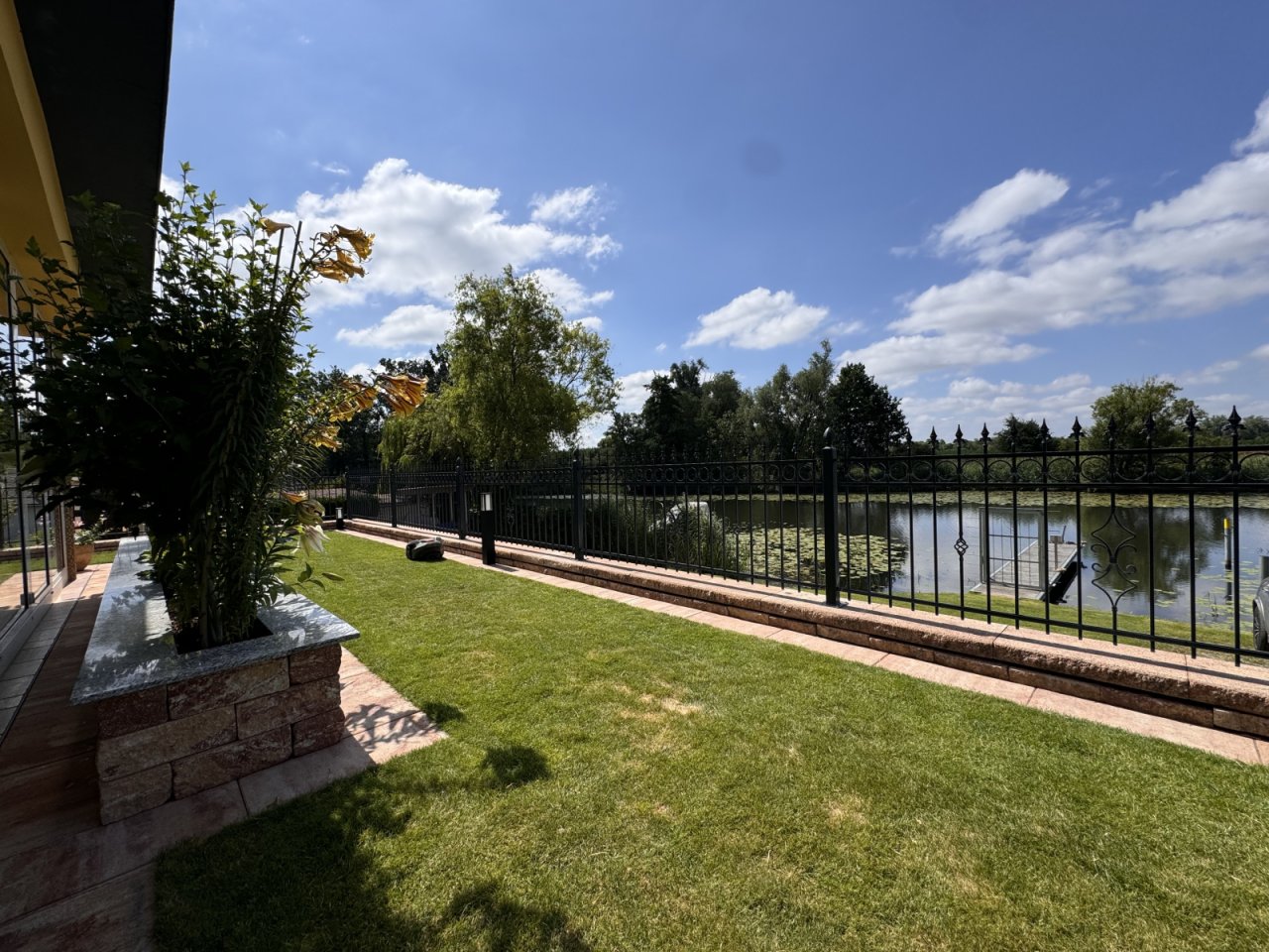 Terrasse mit Ausblick Terrasse mit Ausblick